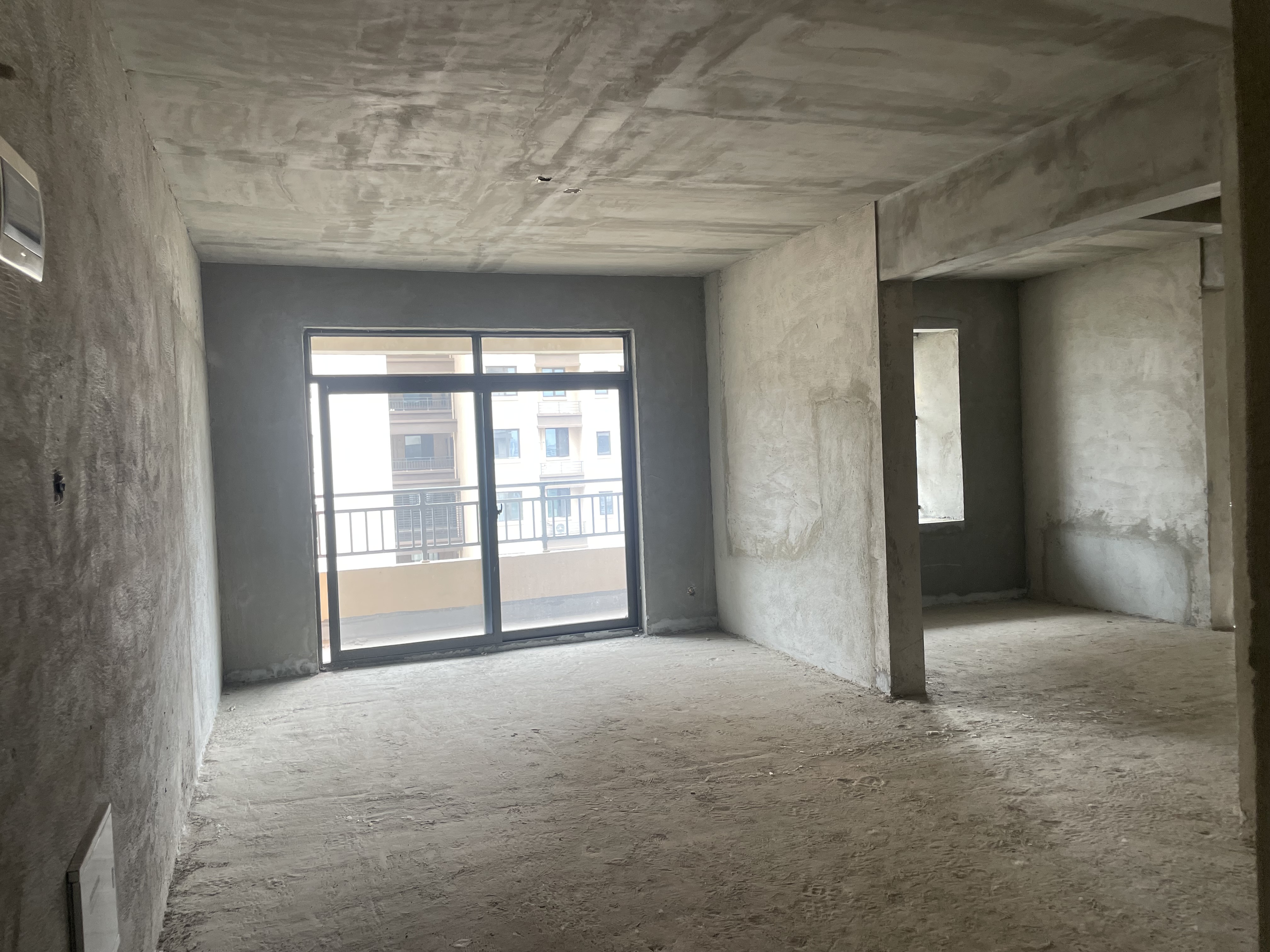 荣怀及第世家3室2厅2卫，全新毛坯房南面双阳台，优价出售！