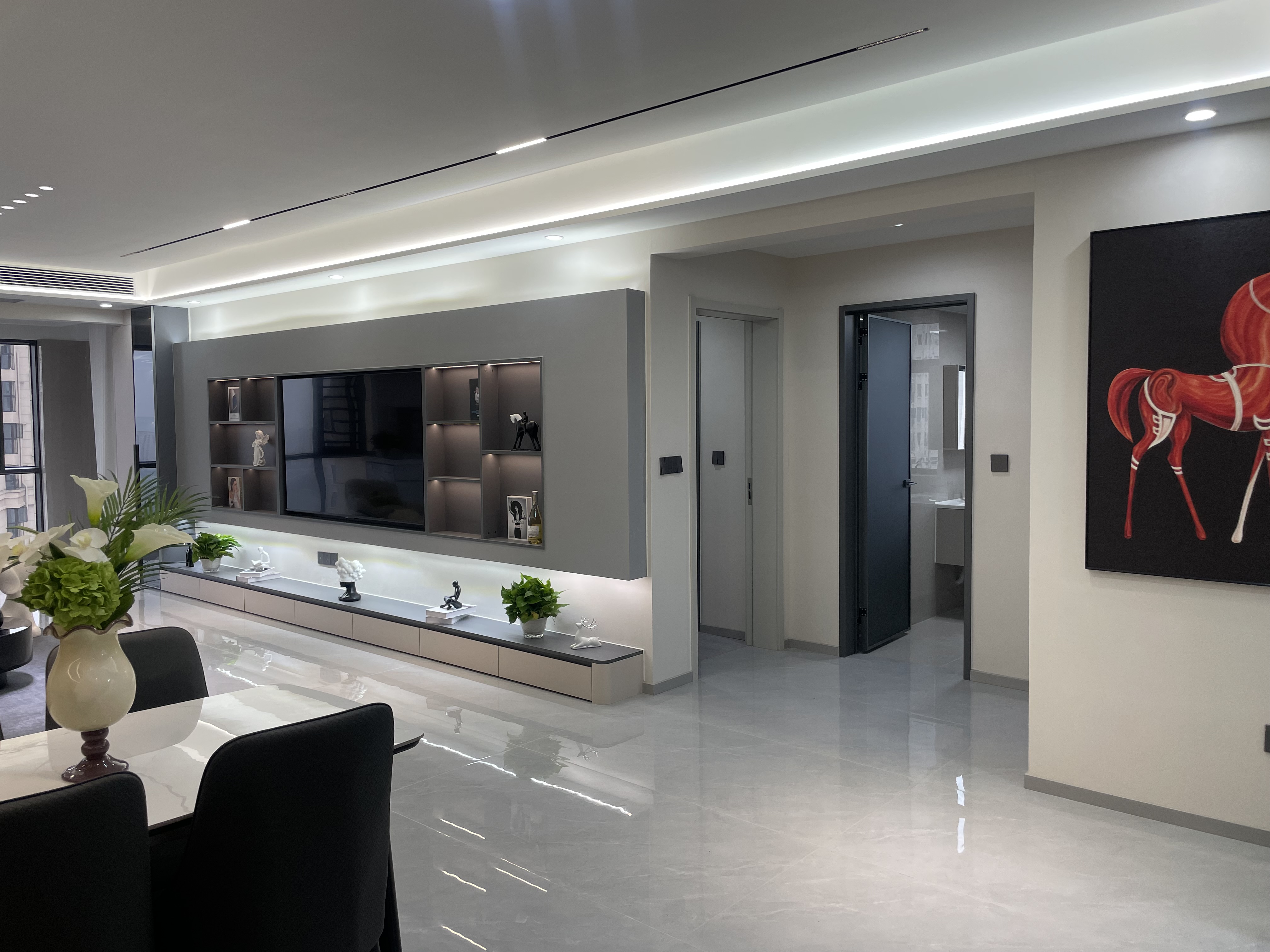 御湖世家3室2厅2卫家具家电齐全适合做婚房年底要结緍的理想选择！