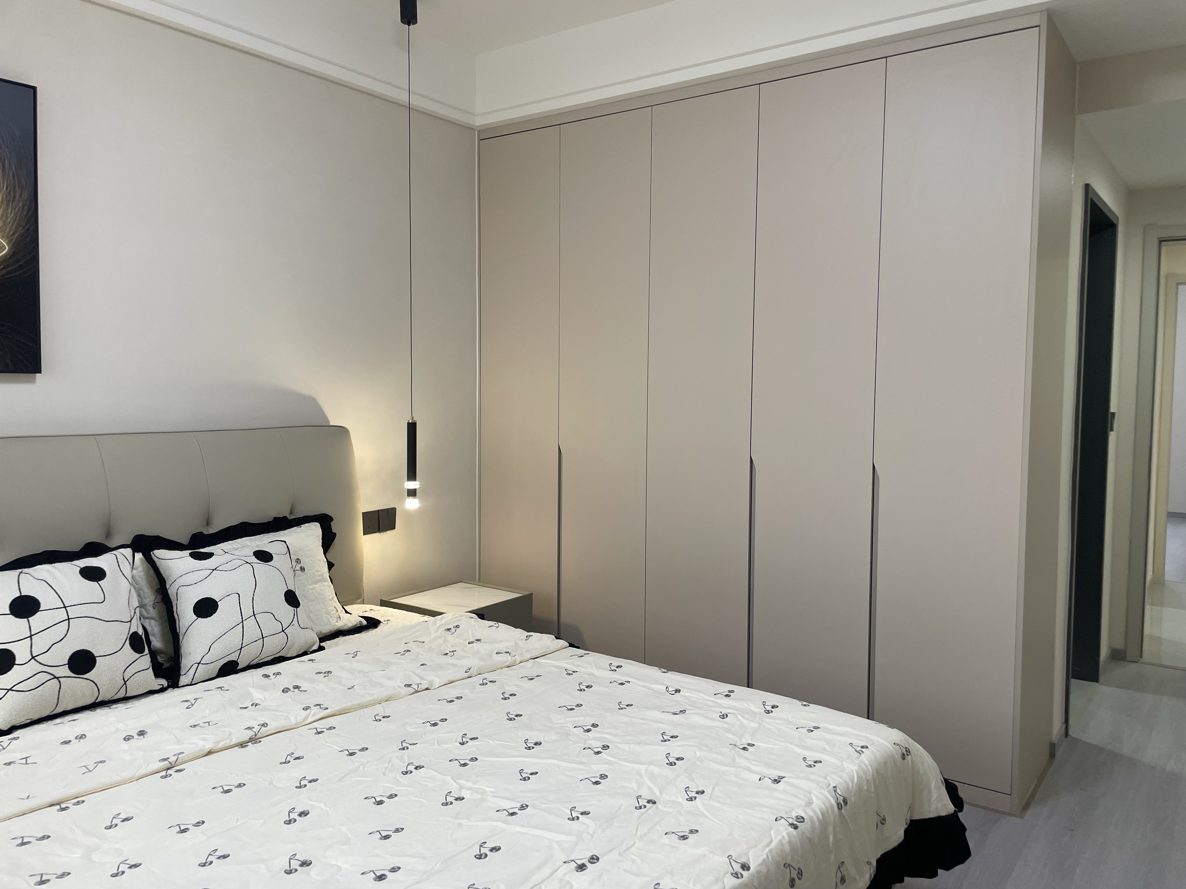 御湖世家3室2厅2卫家具家电齐全适合做婚房年底要结緍的理想选择！