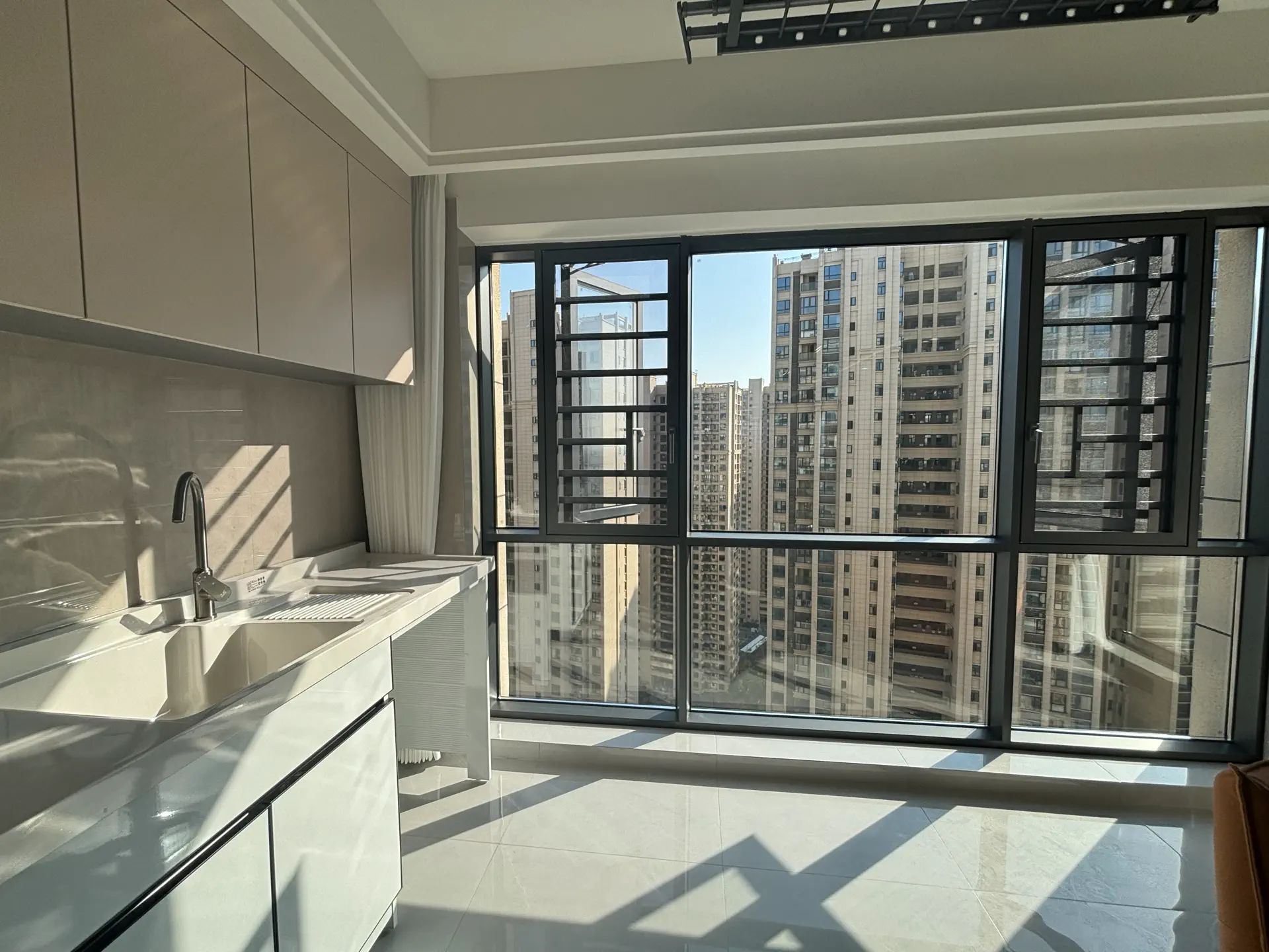 城南御湖世家楼盘新绿化高精装修拎包即住居家理想选择！