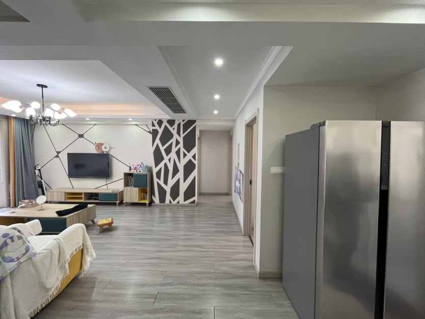 刘口花园3室2厅2卫中高楼层装修保养完好优价出售！