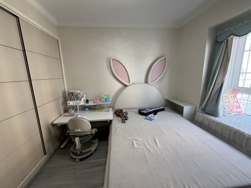 刘口花园3室2厅2卫中高楼层装修保养完好优价出售！