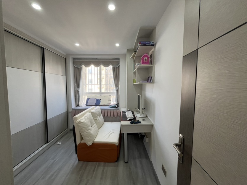 刘口花园3室2厅2卫中高楼层装修保养完好优价出售！