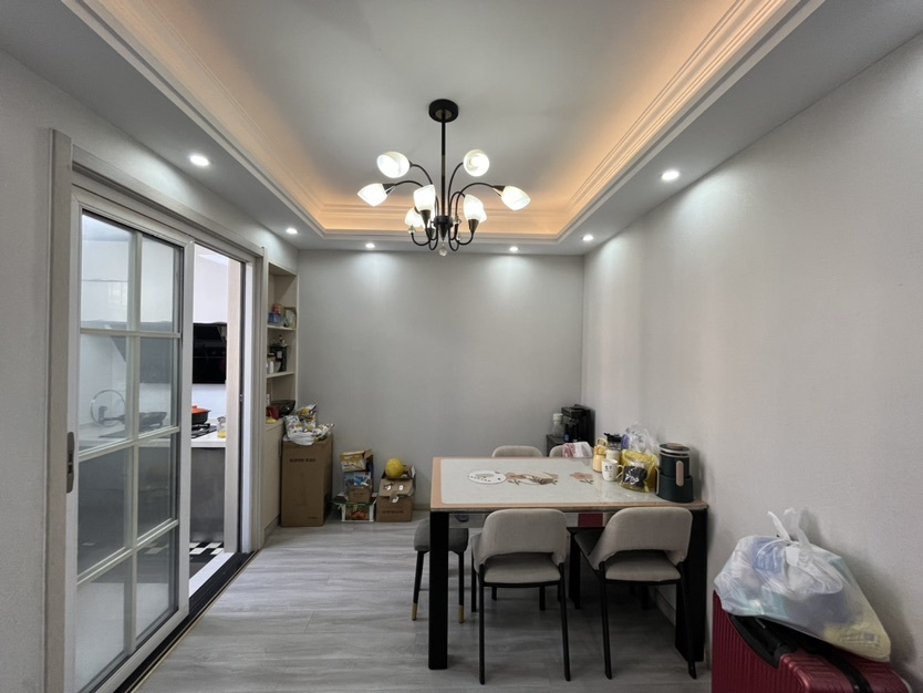 刘口花园3室2厅2卫中高楼层装修保养完好优价出售！