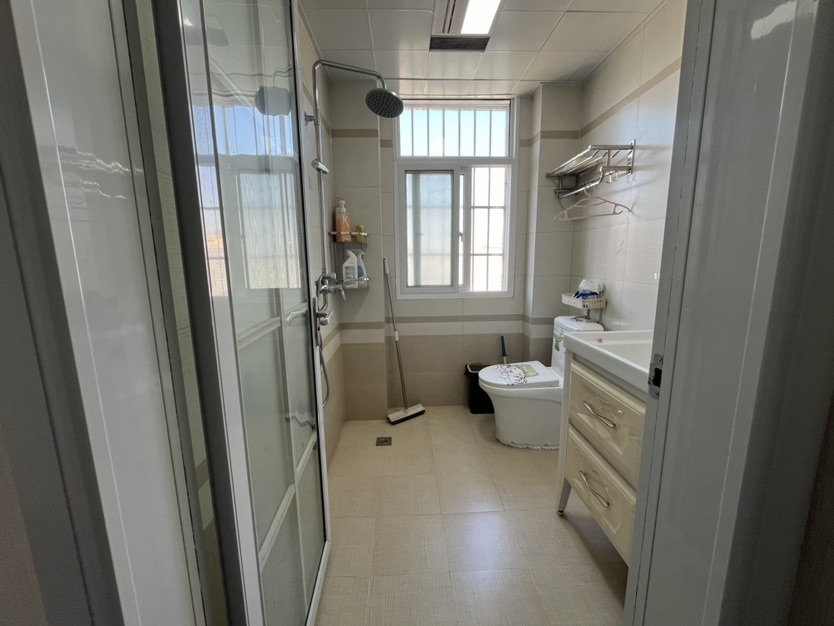 刘口花园3室2厅2卫中高楼层装修保养完好优价出售！