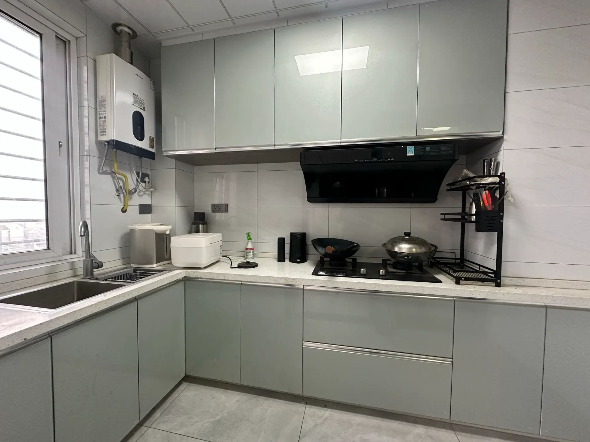 星城国际城市丽景3室两厅精装修没有怎么住过，优价出售！