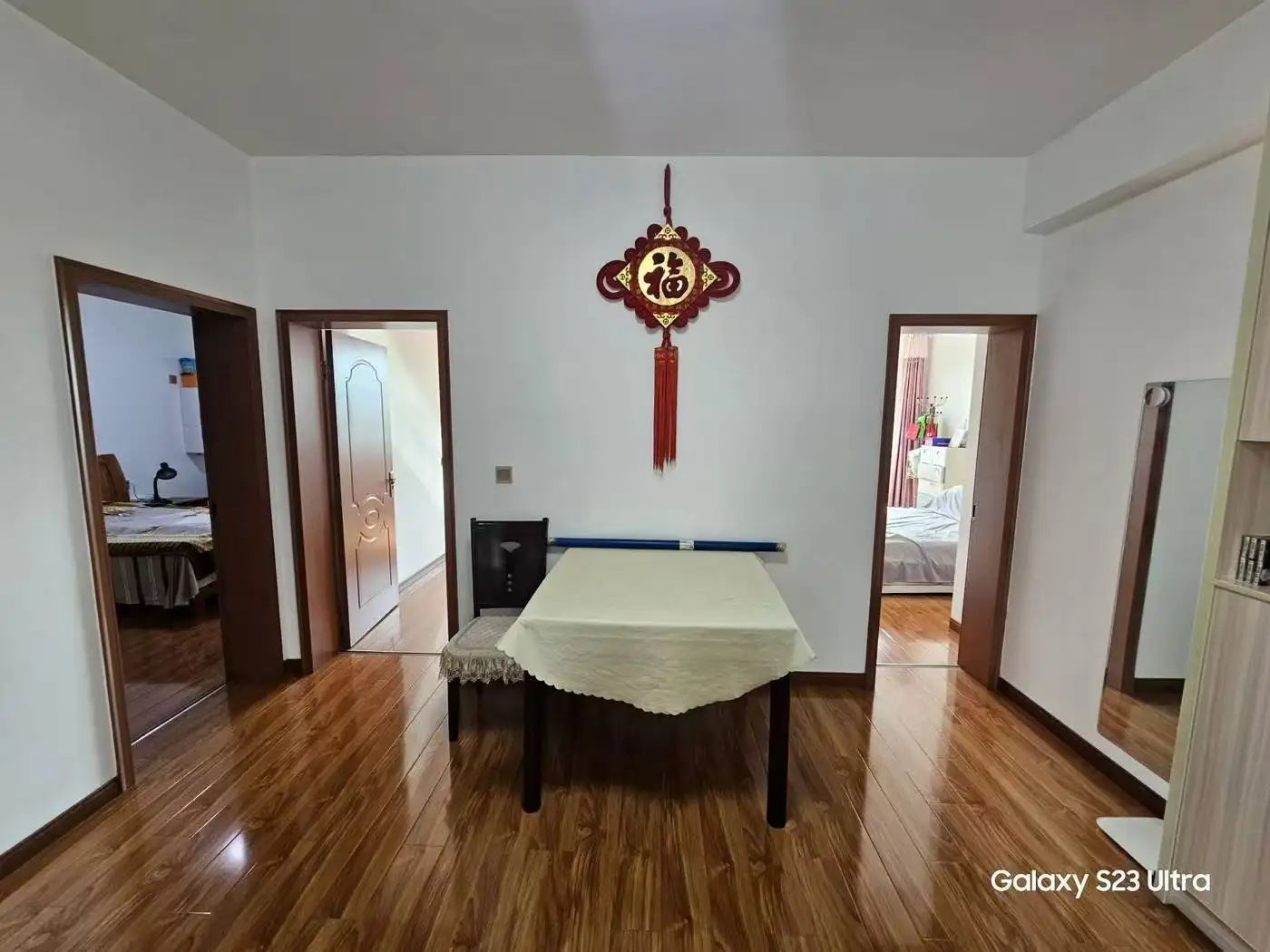 公安局安全文明楼3室2厅2卫精装修家具家电齐全优价出售