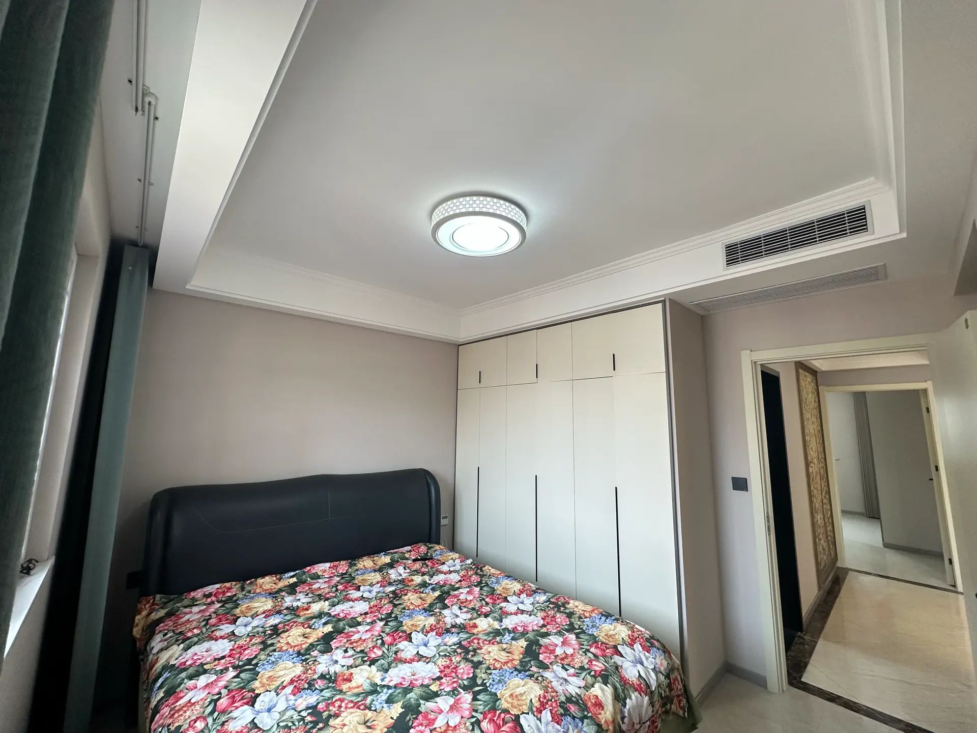 仙桃满庭春3室2厅2卫精装修家具家电齐全优价出售，居家的理想选择！