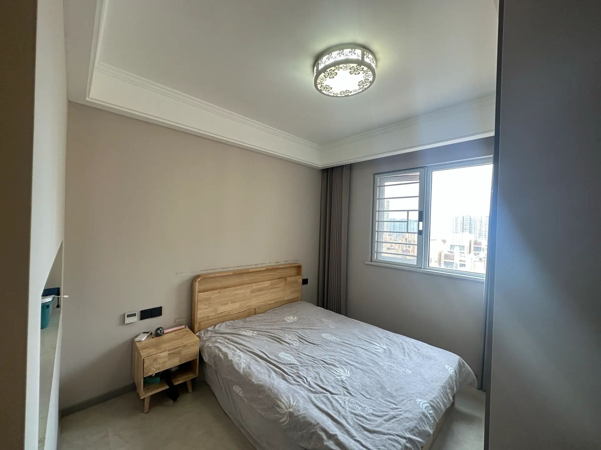 仙桃满庭春3室2厅2卫精装修家具家电齐全优价出售，居家的理想选择！