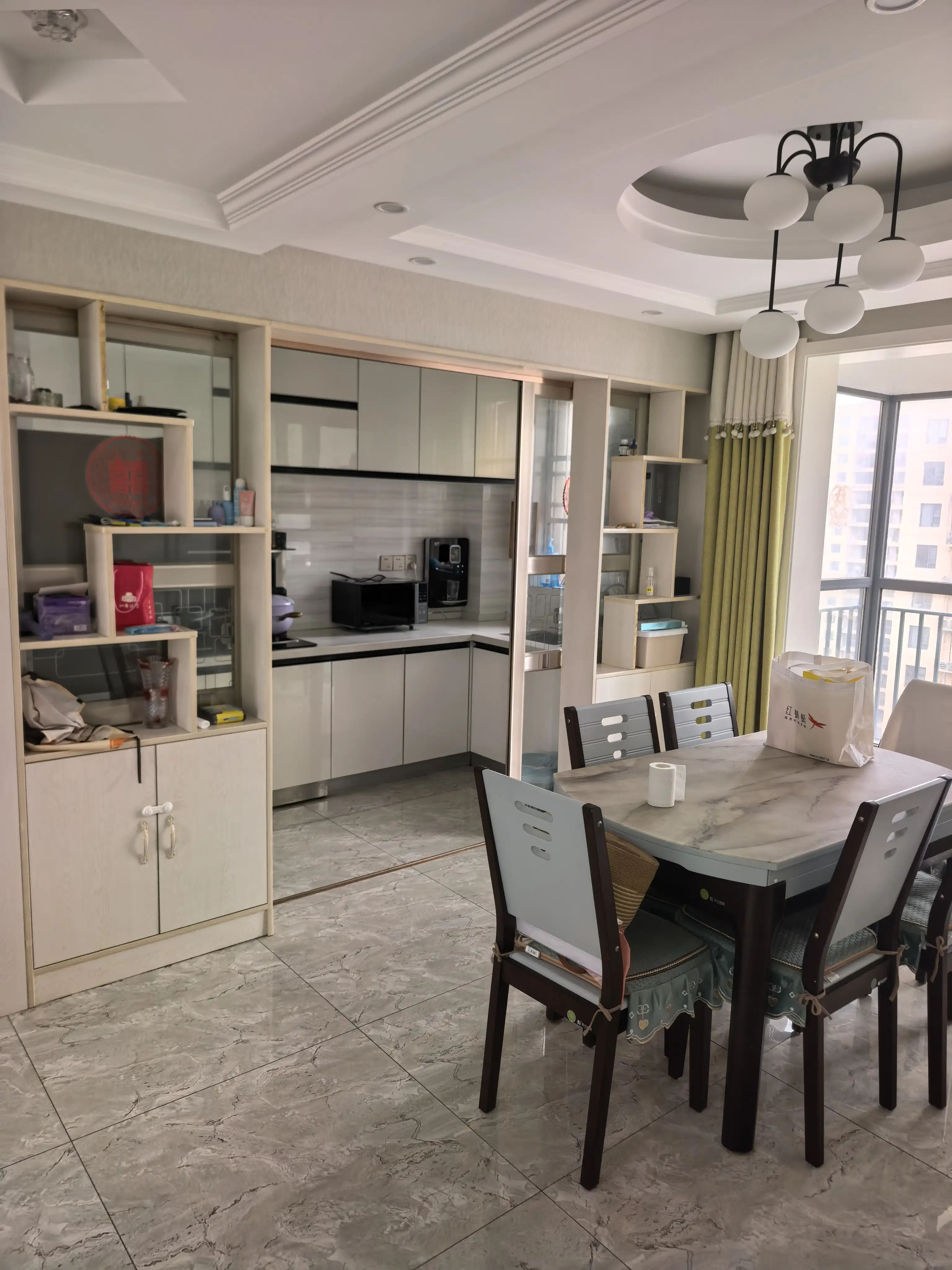 满庭春3室2厅2卫户型方正南北通透前后阳台精装修保养完好！优价出售！居家理想选择！