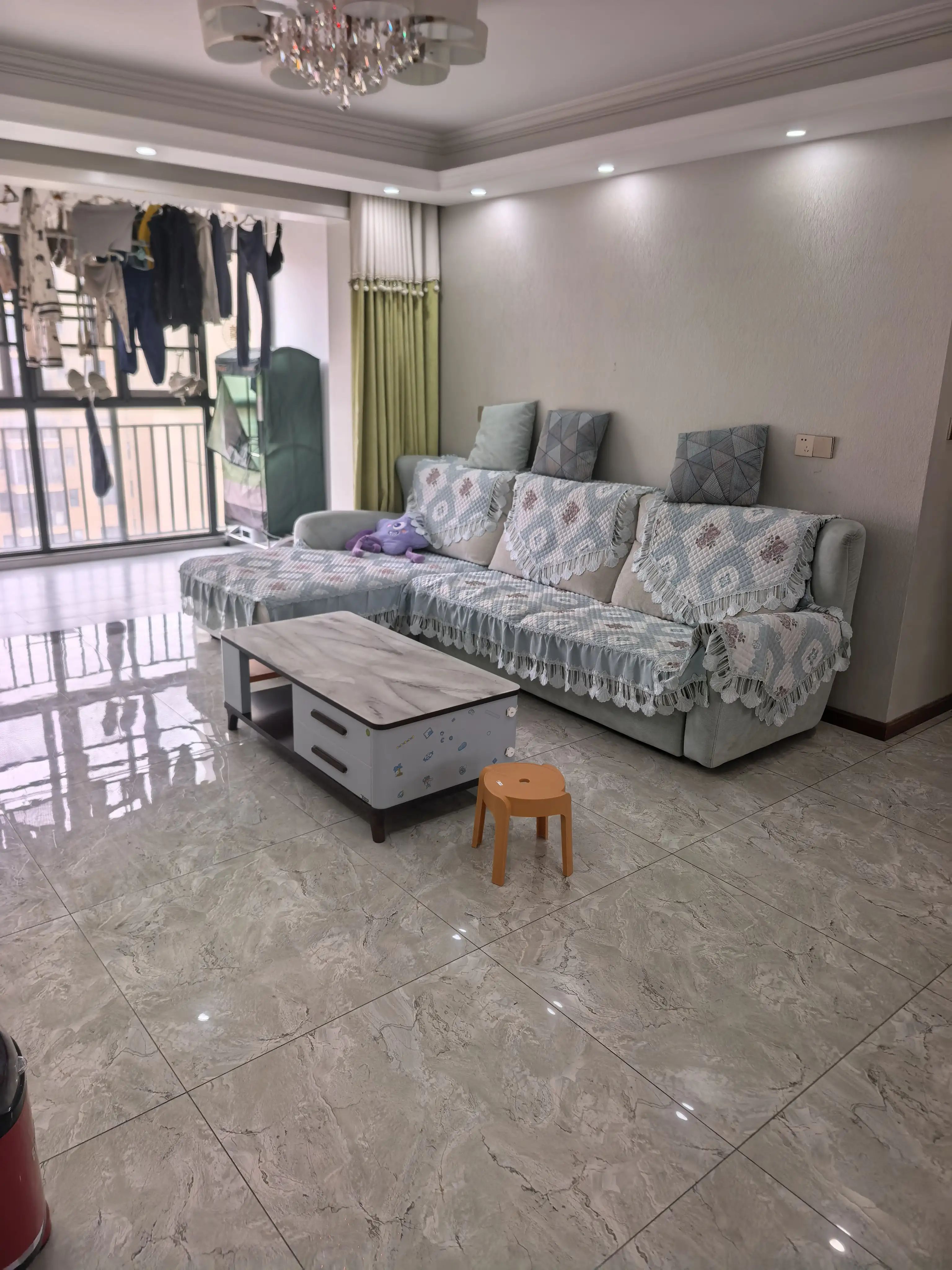 满庭春3室2厅2卫户型方正南北通透前后阳台精装修保养完好！优价出售！居家理想选择！