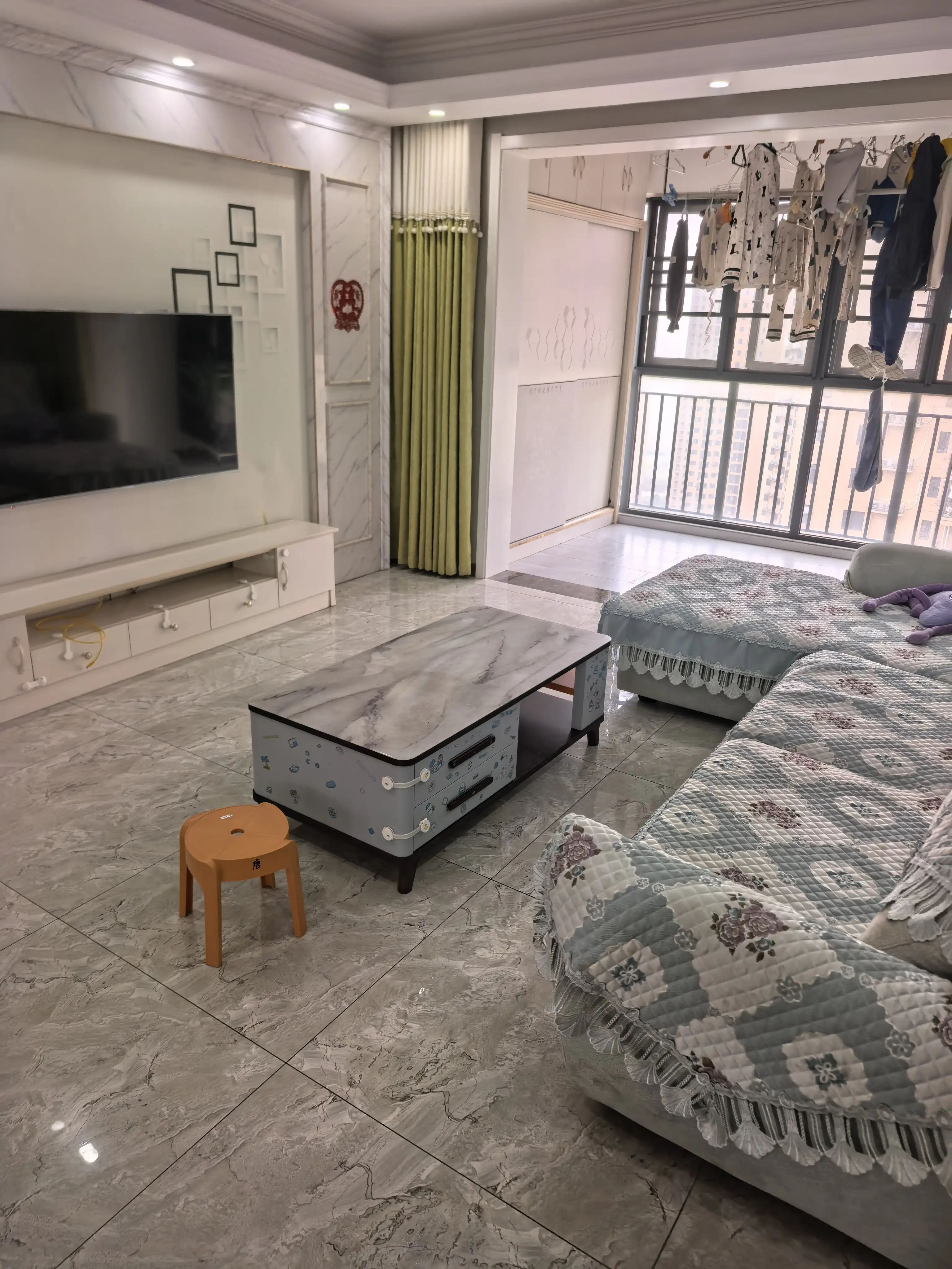 满庭春3室2厅2卫户型方正南北通透前后阳台精装修保养完好！优价出售！居家理想选择！