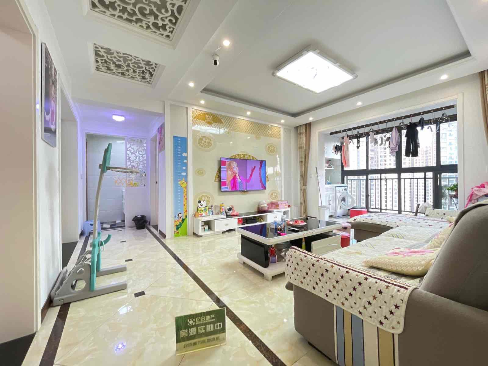 和合国际城4期 3室2厅2卫 精装修家具家电全配 优价出售！居家的理想选择！边户是边户！