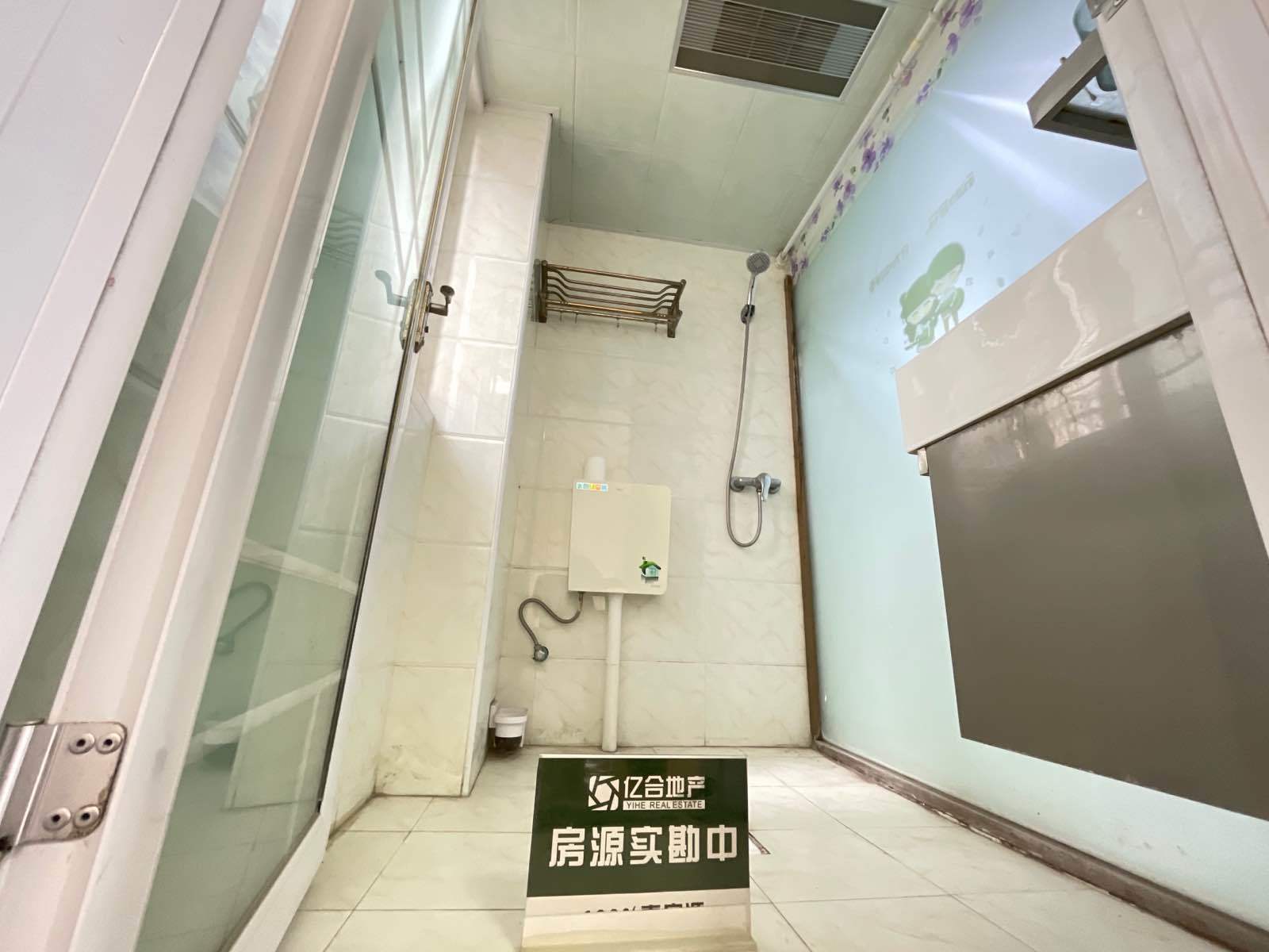 漫城林语3室2厅2卫精装修保养完好欢迎直接来看房子。