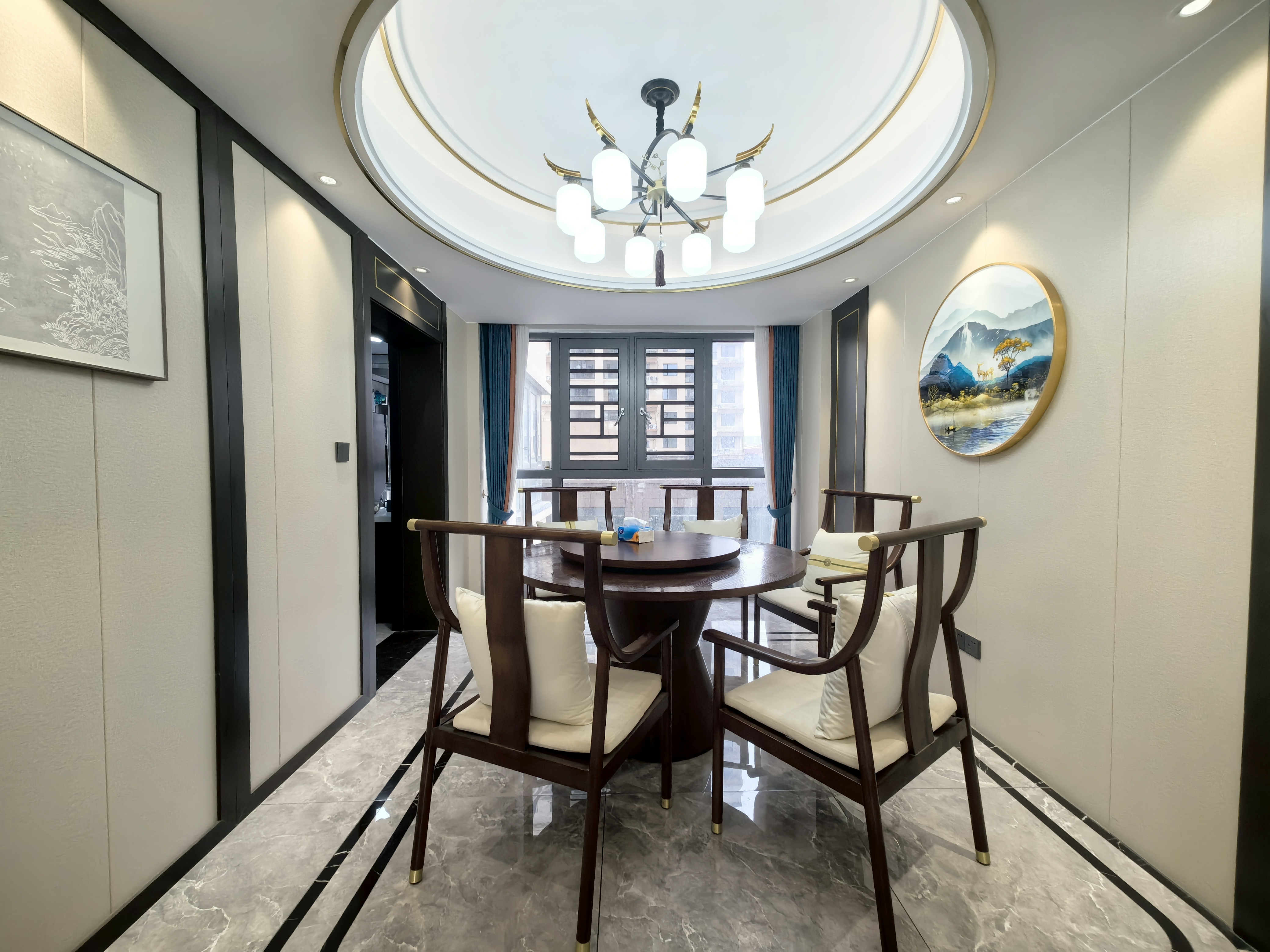 荣怀极地世家.电梯小高层一梯一户.精装四房..证件满二.看房方便