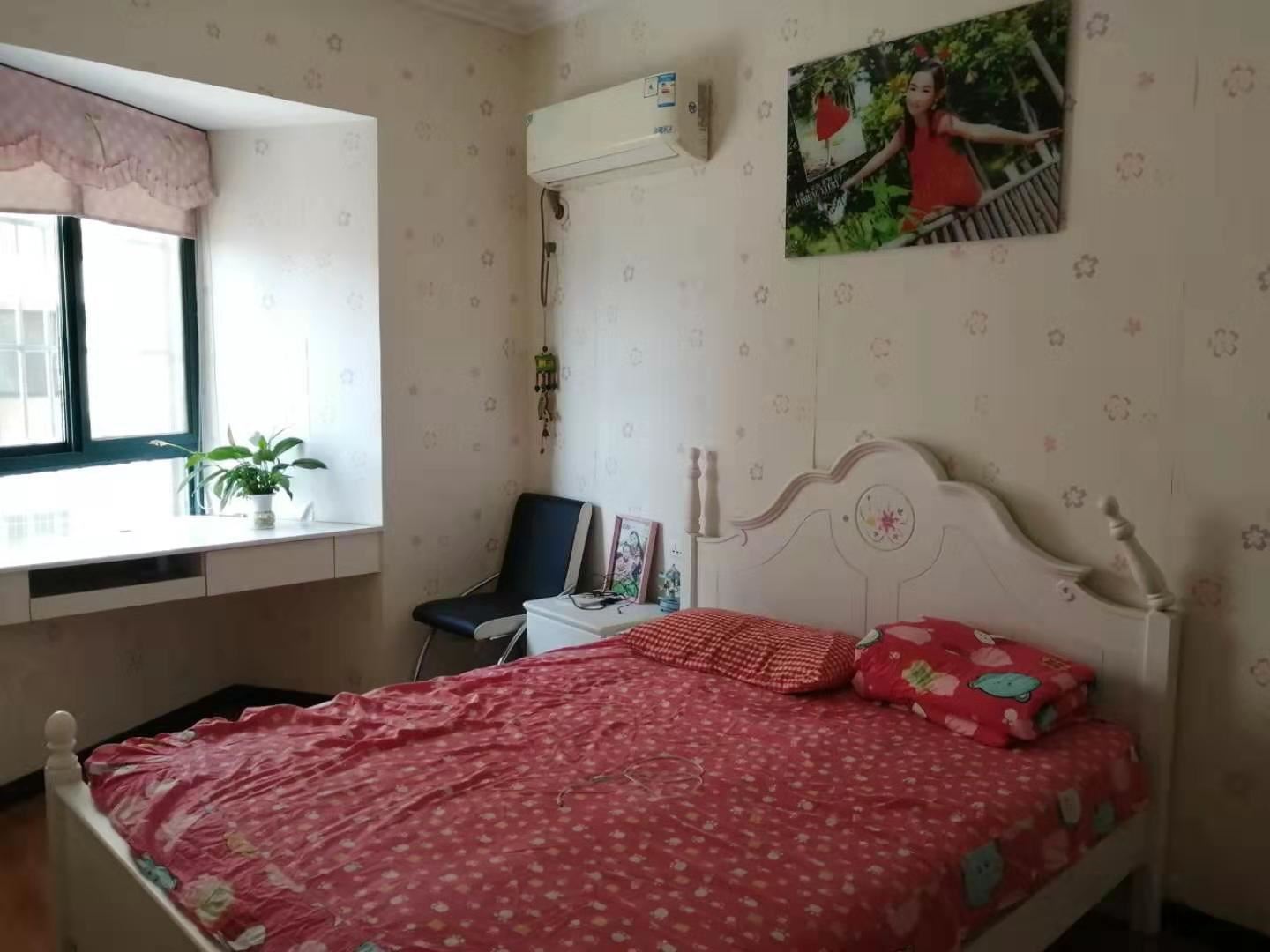 天下城市星座精装电梯中间楼层坐北朝南 付3层采光超好