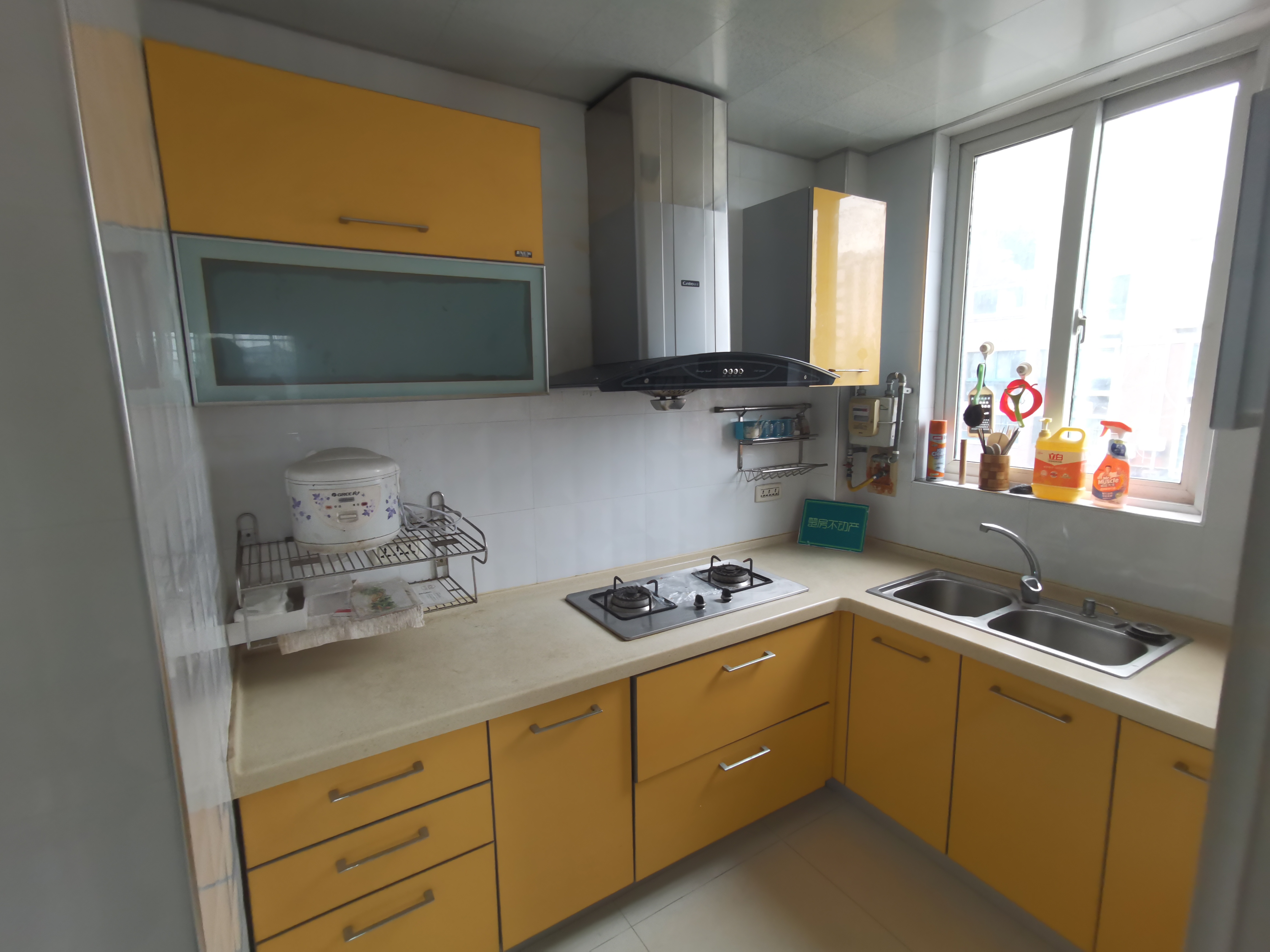 香岸华府精装步梯房，税费少价格可小刀