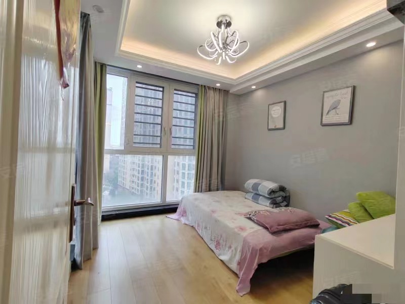 278，新城壹号，湖景房，精装大四房2位，纯边户，成色新，好楼层，南北通透