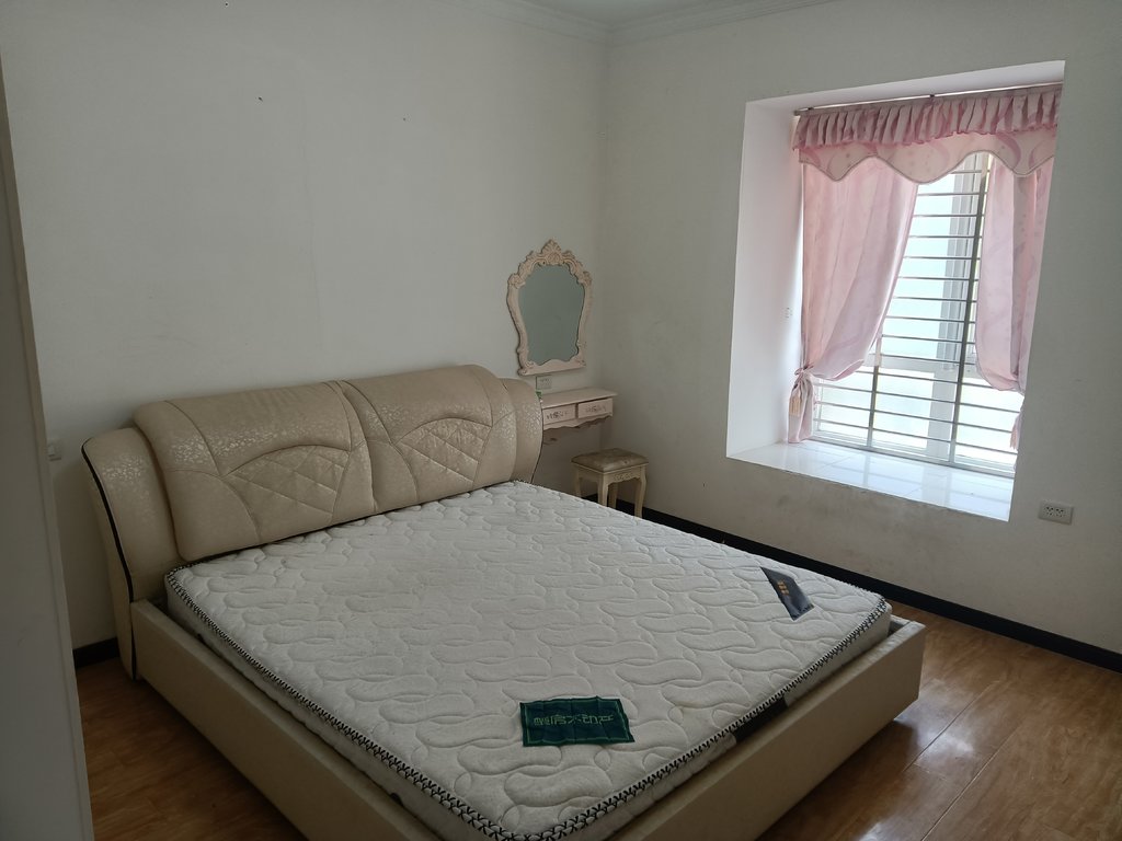 森林国际读书方便精装三房带露台但嫁5700看房方便拎包入住手慢无