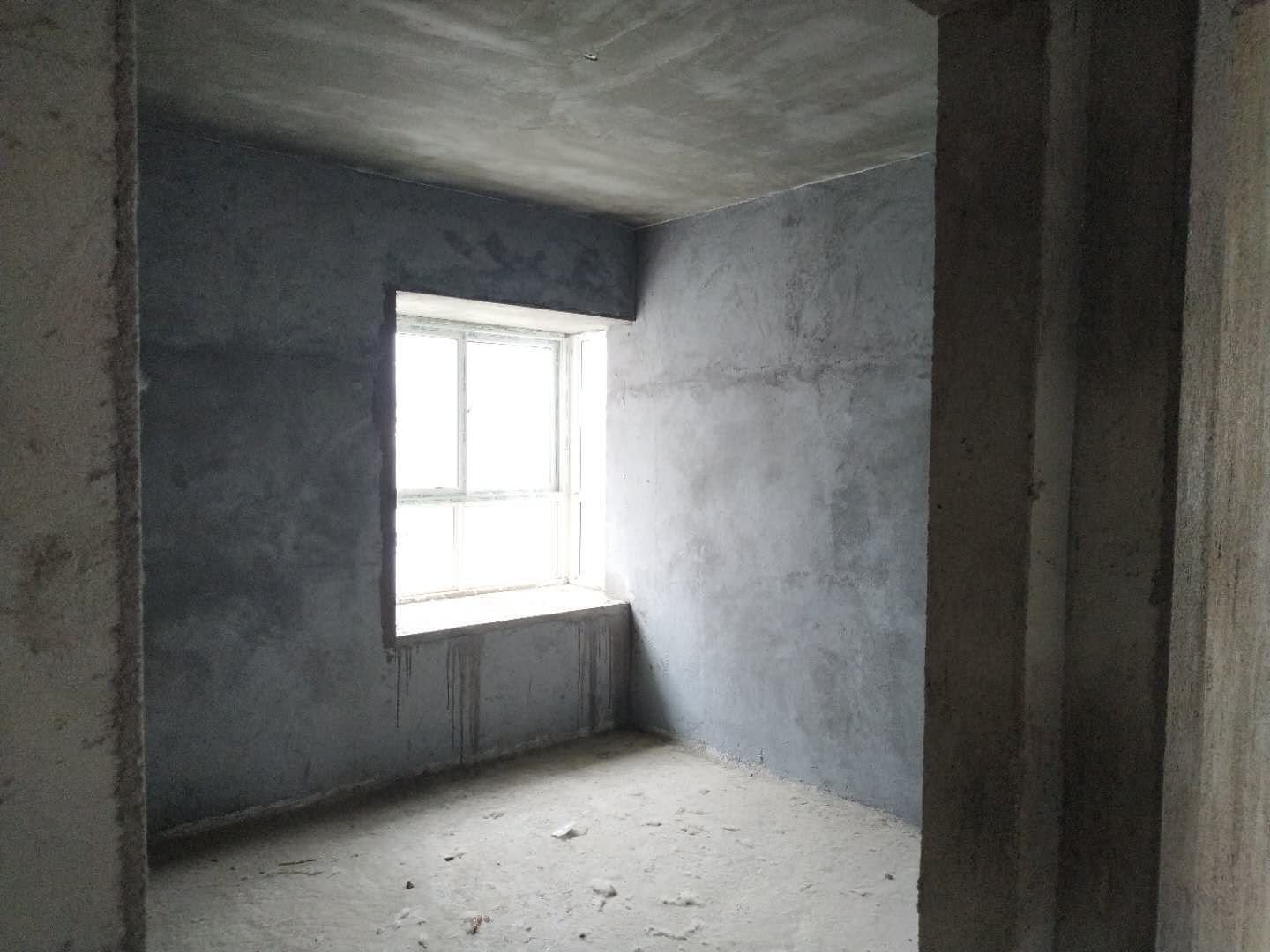 城南城市丽景毛坯三房，南北双阳台，证满二