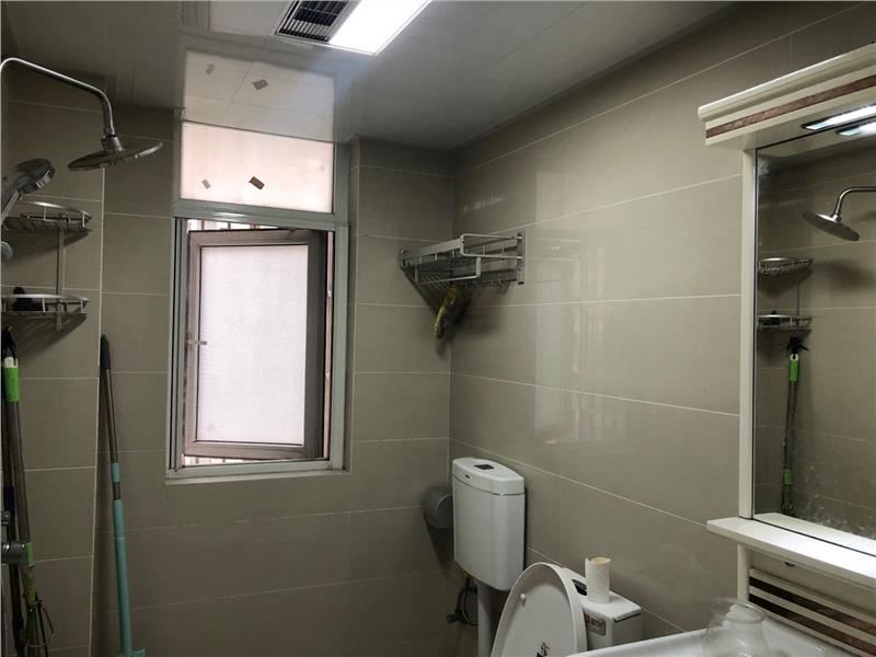 城南新三中旁精装电梯房拎包即住 就在家门口