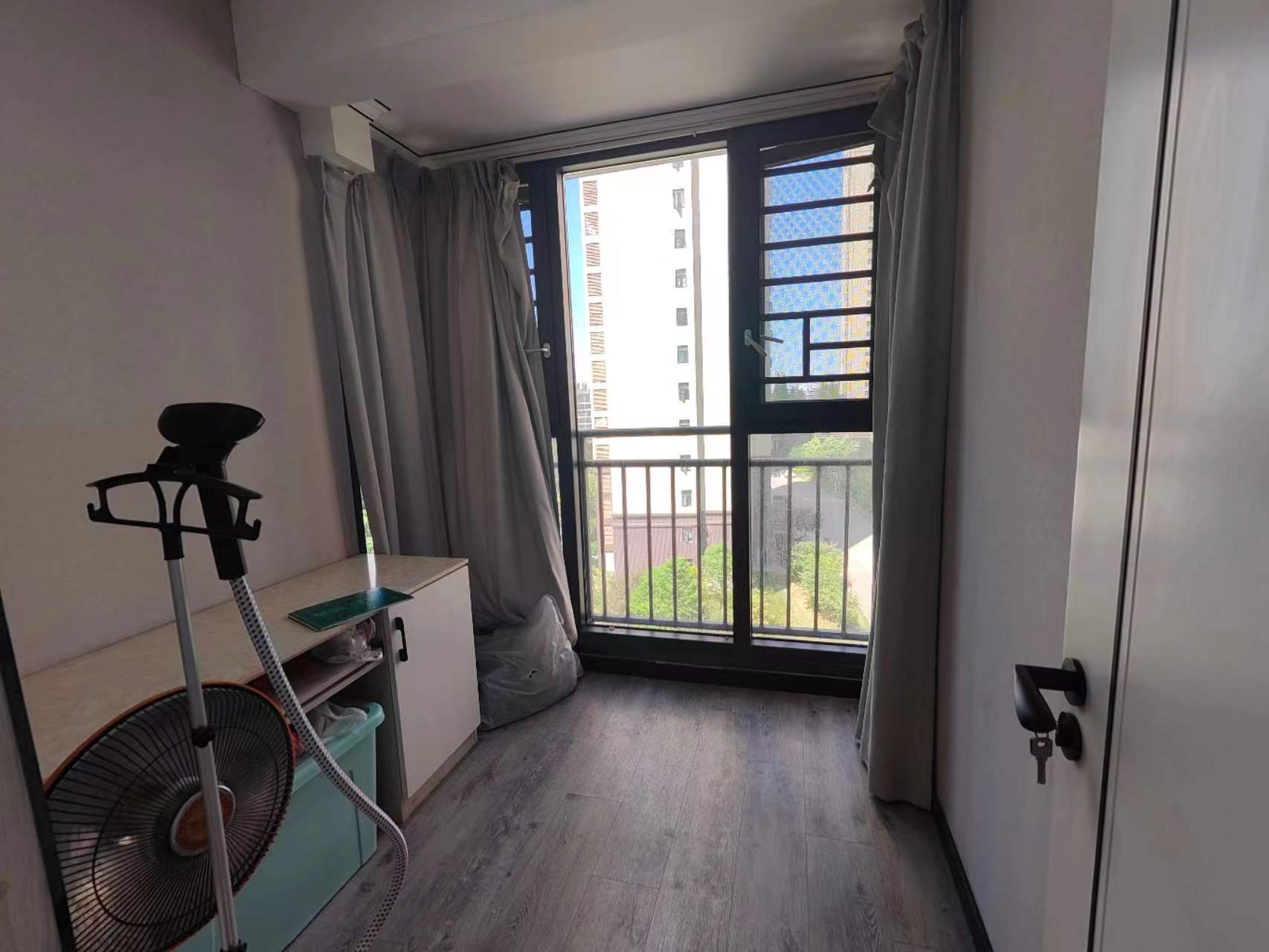 和合国际城精装大三房，边户南北通透户型方正，采光通风蛮好！