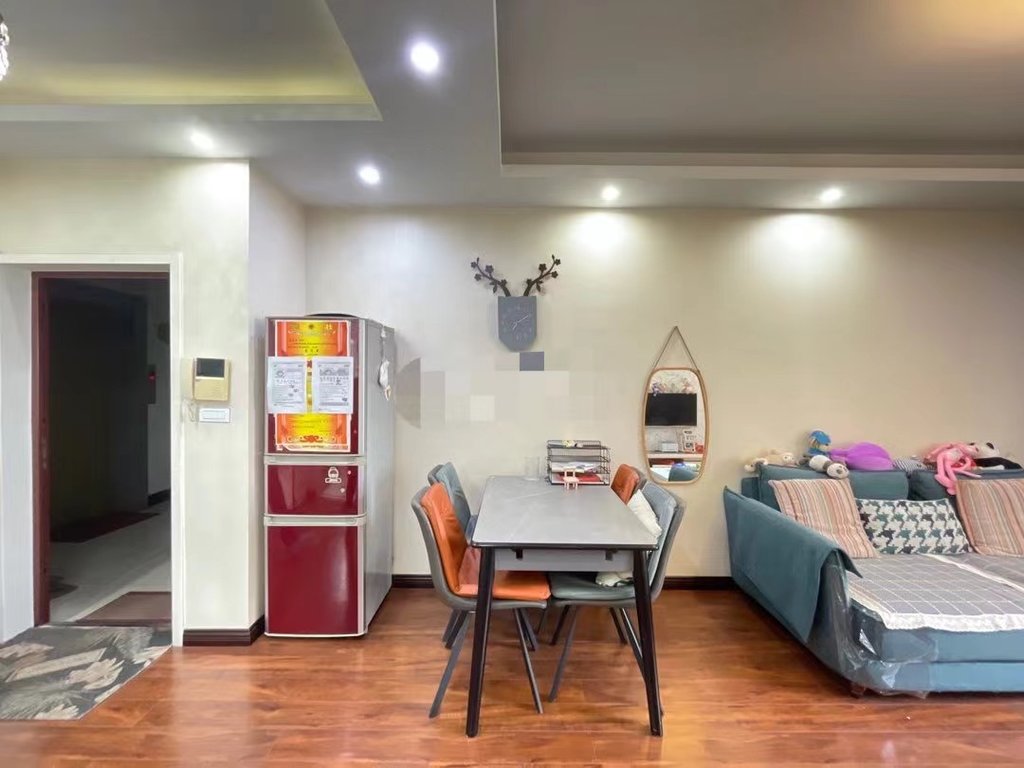 城西优质房源，精装小三房，成色新，仙桃xiao学旁，证满二