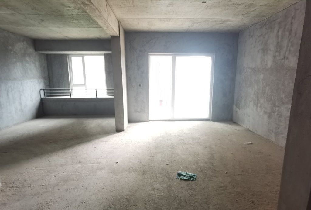 满庭春毛坯两房中间楼层户型方正看房方便