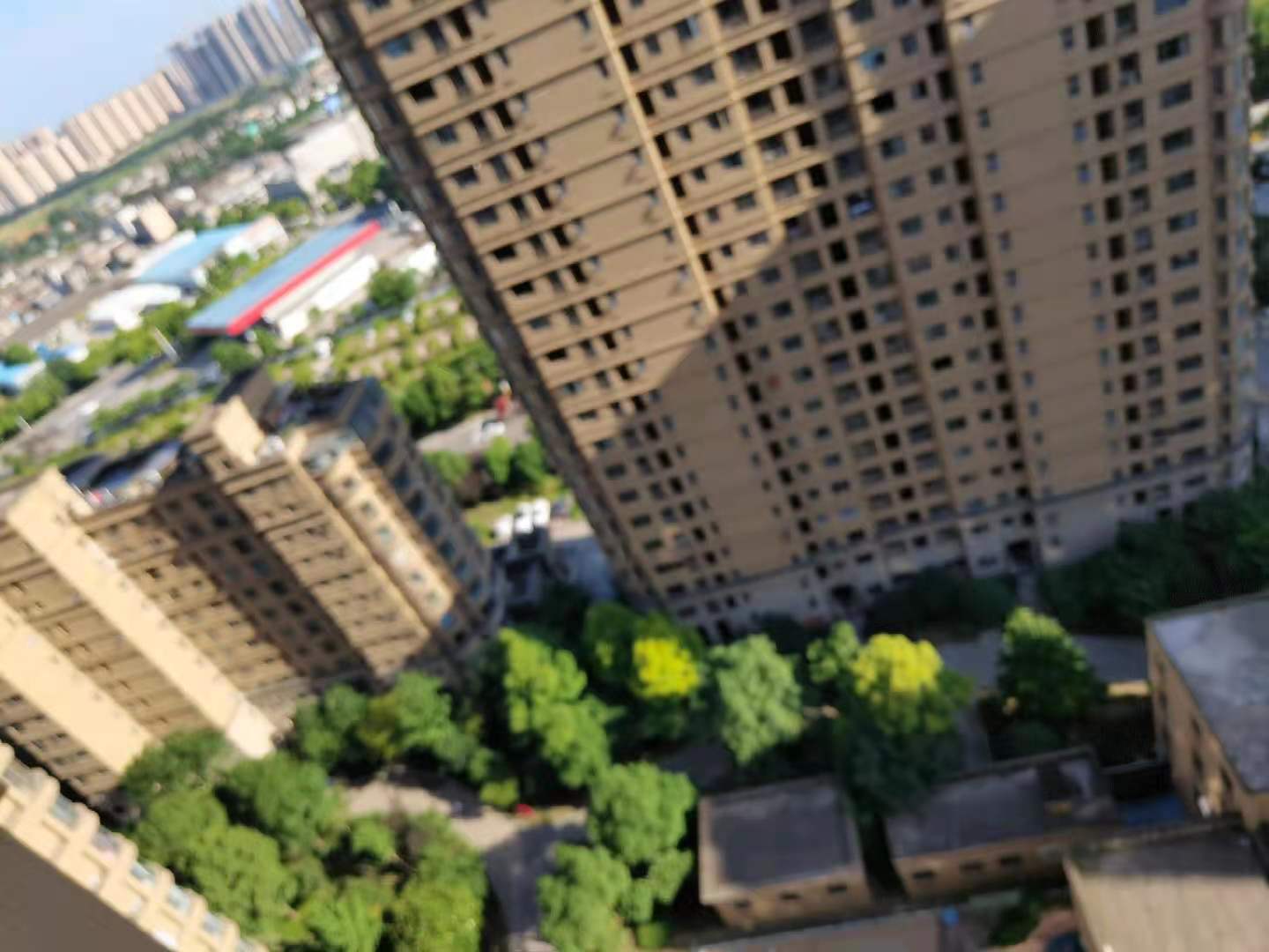 御台公馆毛坯三房.证件满二.看房方便房东诚意出售