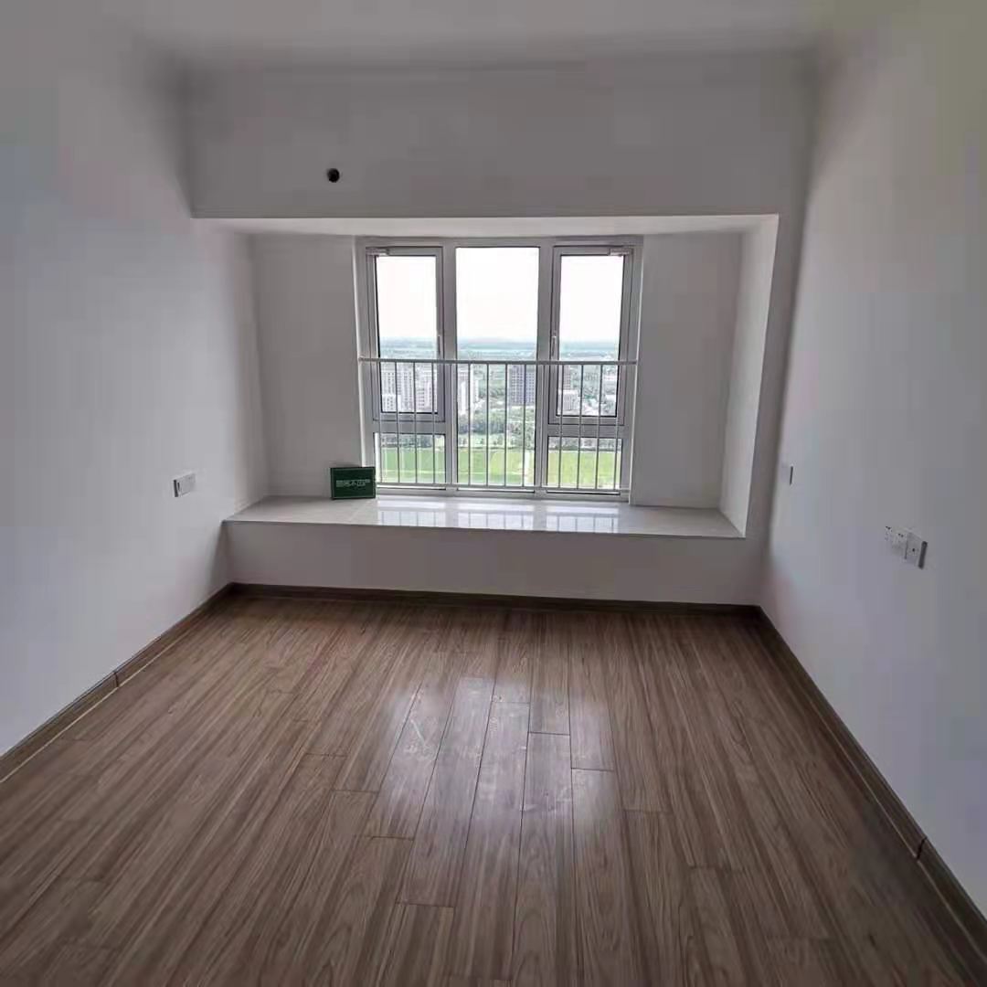 碧桂园小三房带装修的证在手看房有钥匙~！