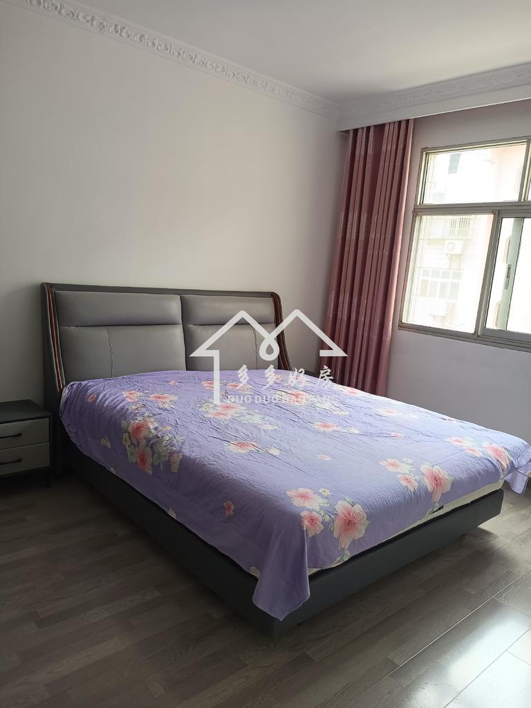 二小旁，好家育好孩，复州花园精装三房，成色新，保养好