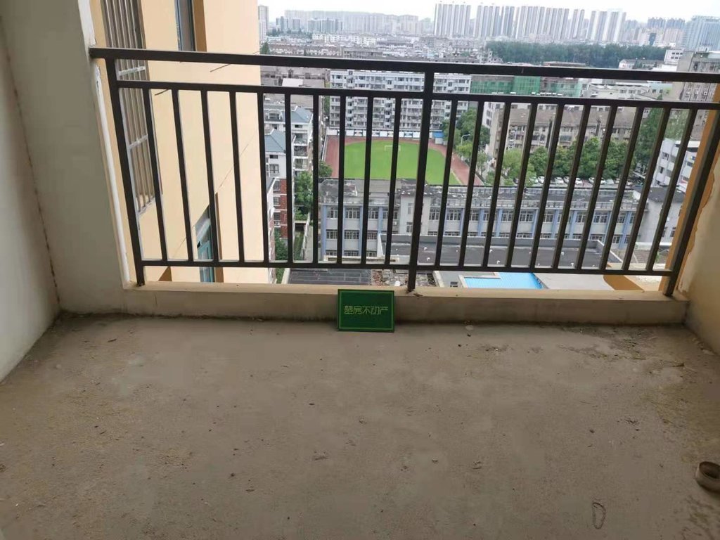 金港瑞景.毛坯三房.看房方便