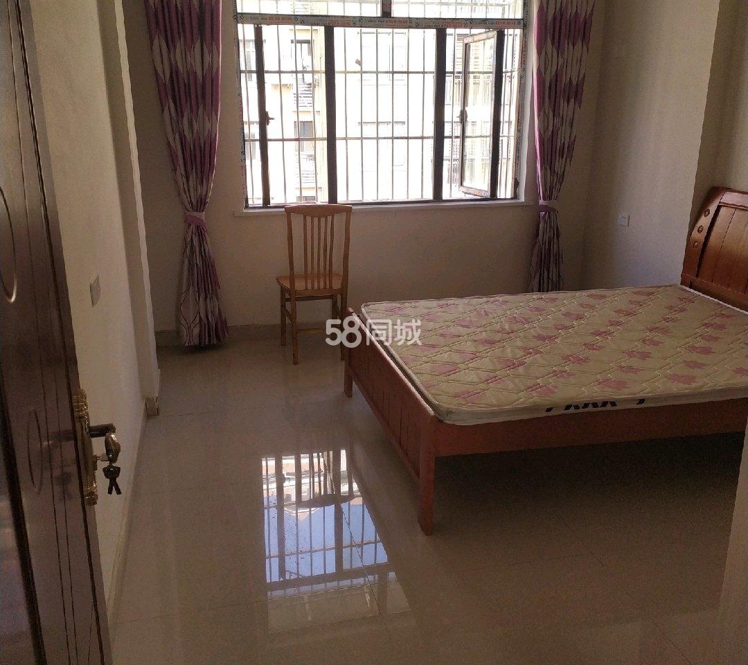 英伦名邸对面110平直租无中介费