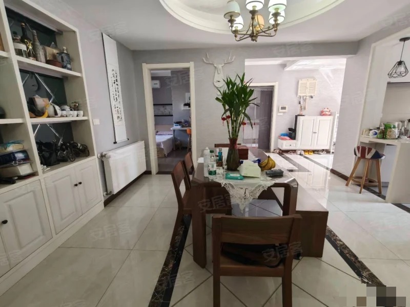 ？降价了，亏本出售，和合国际，电梯好楼层，单价5038，全屋暖气片，精装四房二卫送入户花园证满五