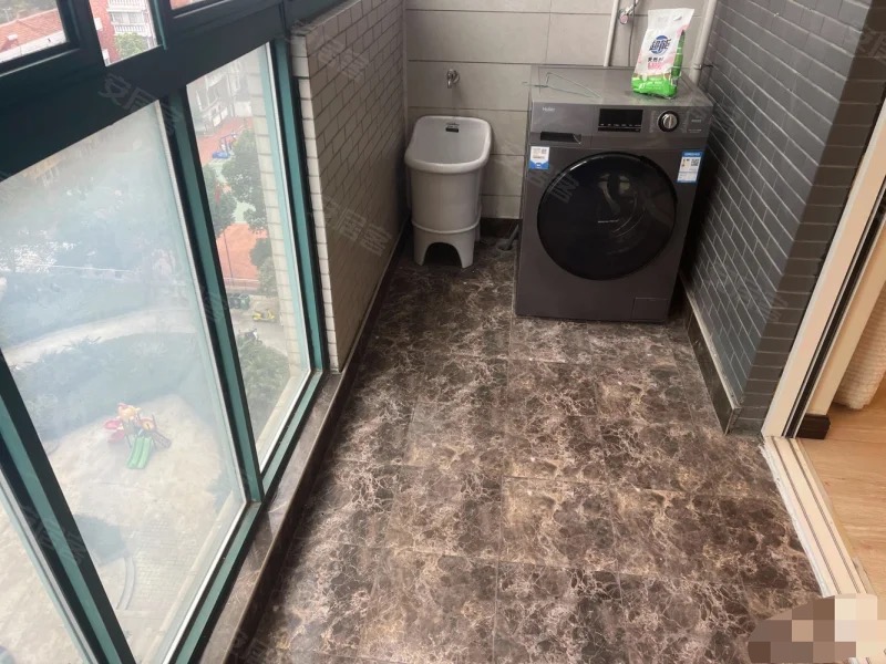 277，亏本急售，武商旁，浅水湾中央公园，精装三房，电梯小高层9楼