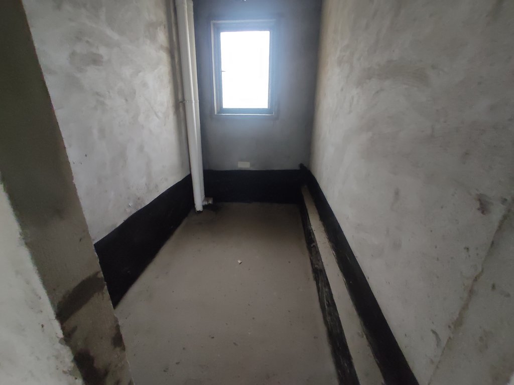 新城一号.毛坯四房.单嫁才5700呦.看房方便