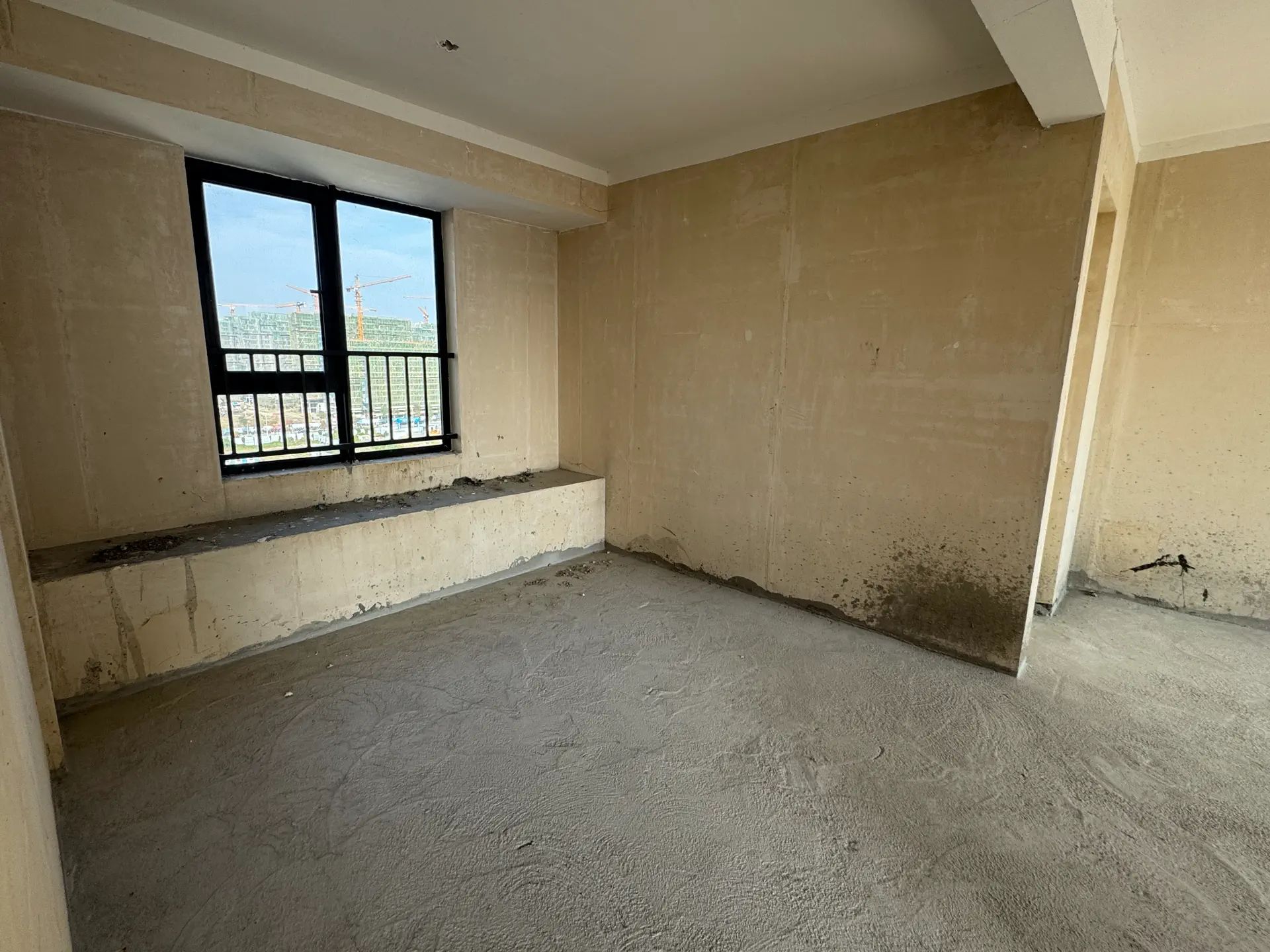 亏本出，城南，吾悦，电梯好楼层11楼，送车位，诚心出售