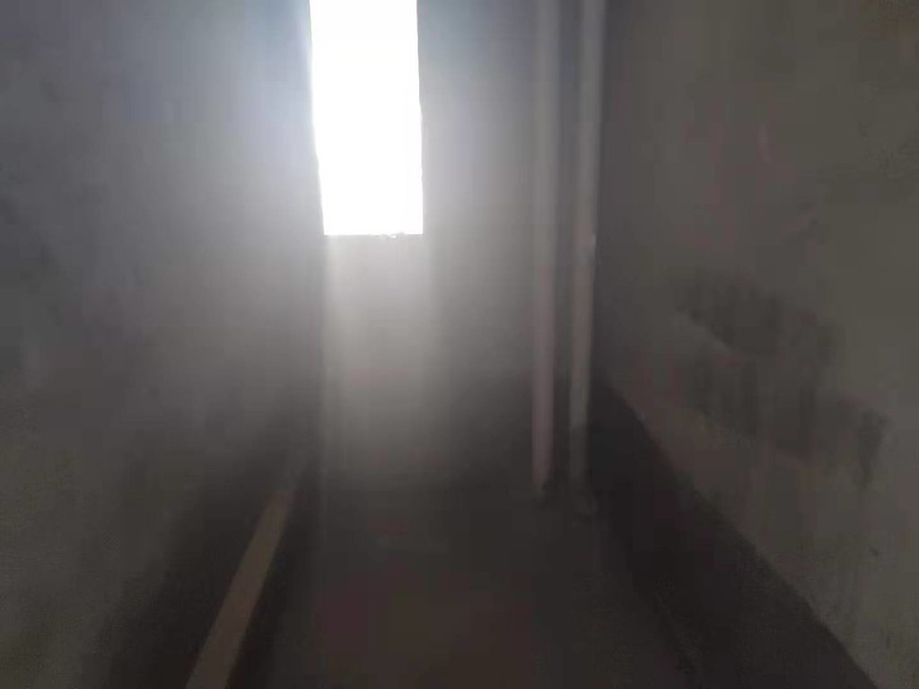 御湖世家毛坯三房单价低房东诚意出售