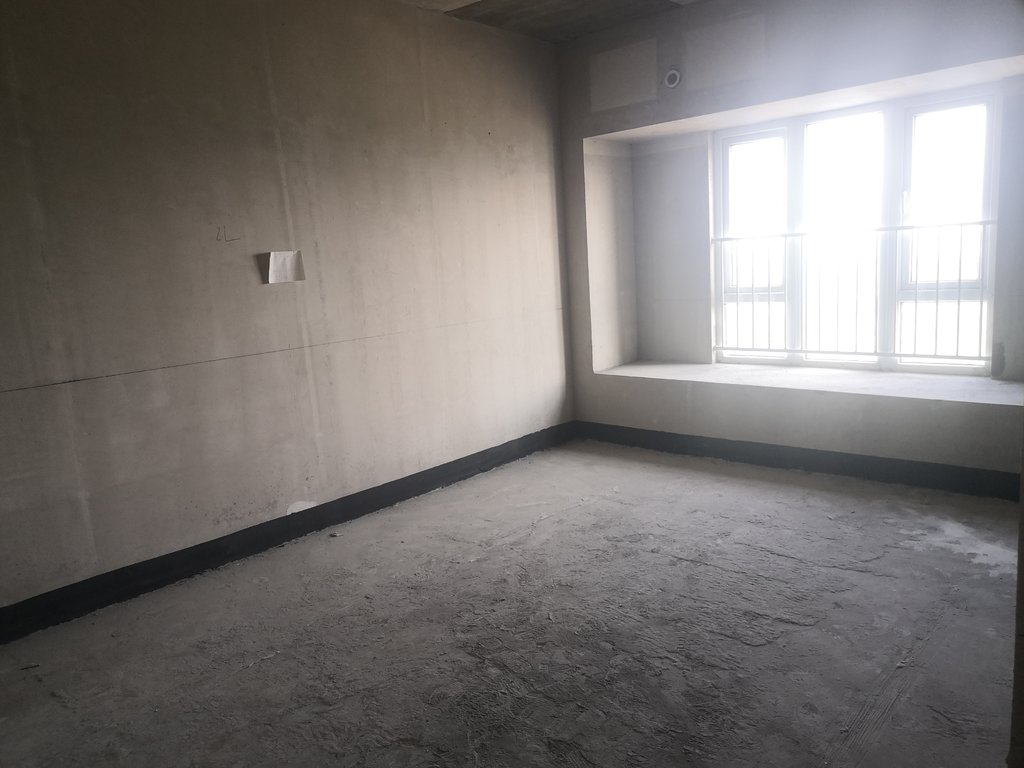 碧桂园142平毛坯大四房凤凰层风景侠几好带车位这驾革冒得话说