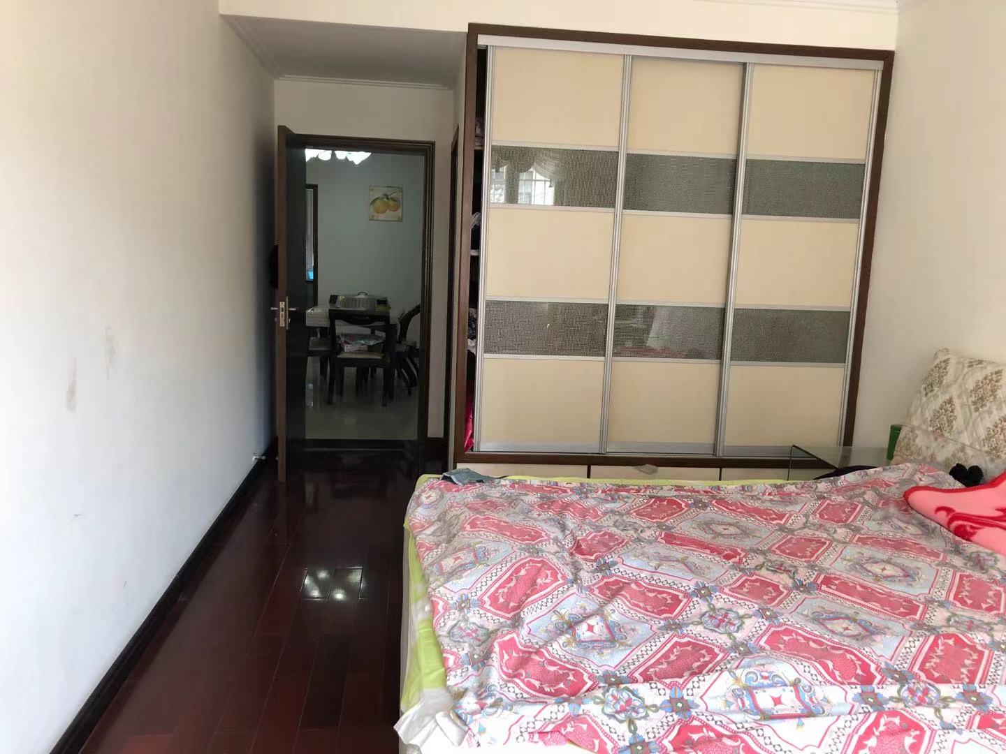 花源酒店旁边粮仪小区精装大三房家里成色新南北通透周边生活方便步梯逛商城