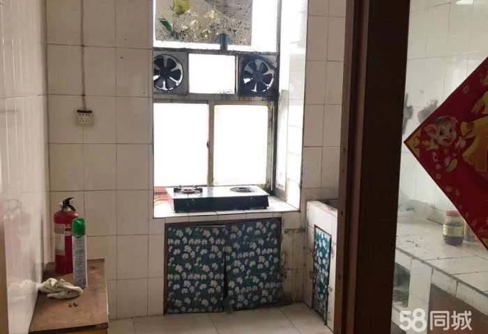 实验 正对面五星小区两房24万正满5