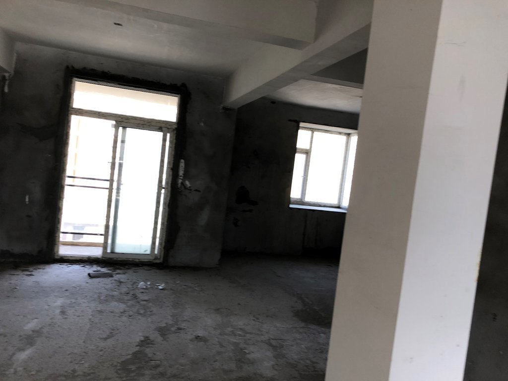 中央华府.毛坯小高层.证件满二.看房方便