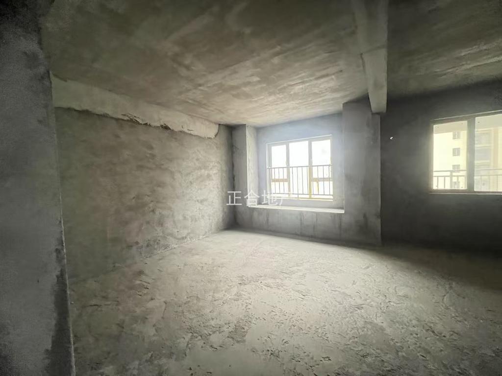 捡漏，城南，新城名都，毛坯3房2卫，电梯好楼层21楼，单价6000，带地下停车位，还满二，