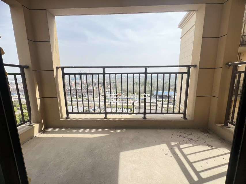 捡漏，城南，沔阳清华园，电梯小高层，毛坯3房2卫，东边户，单价5700+，双阳台，证满二