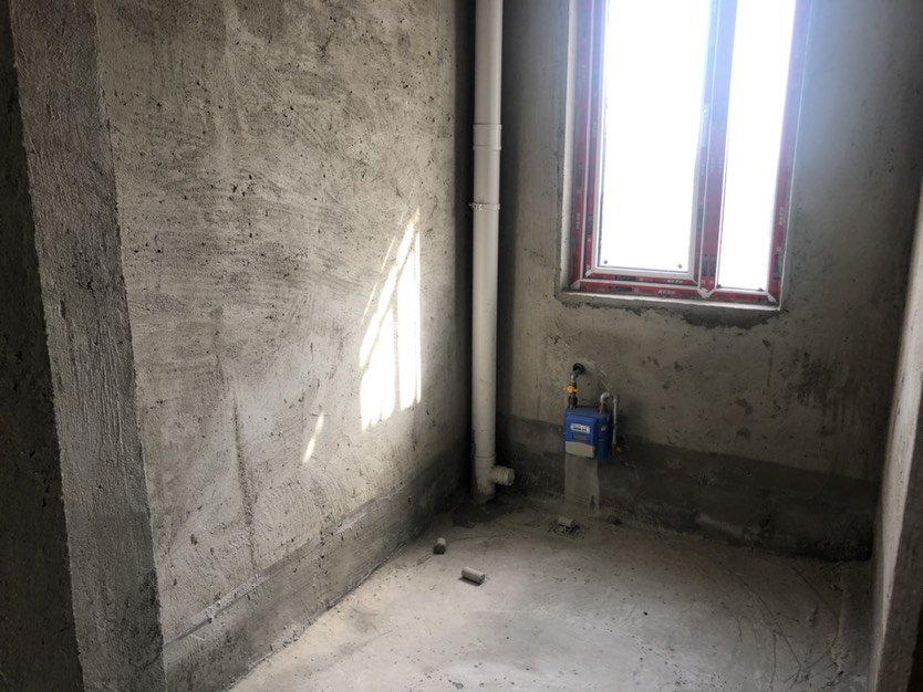 城南电梯房，交通便利，商圈成熟，房东诚心出售