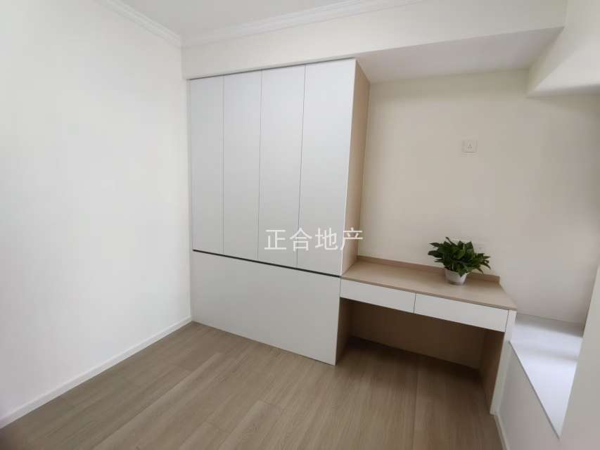 城南新区，蓝天新城，精装3房2卫，好楼层22楼，全新装修，证满2年，送车位