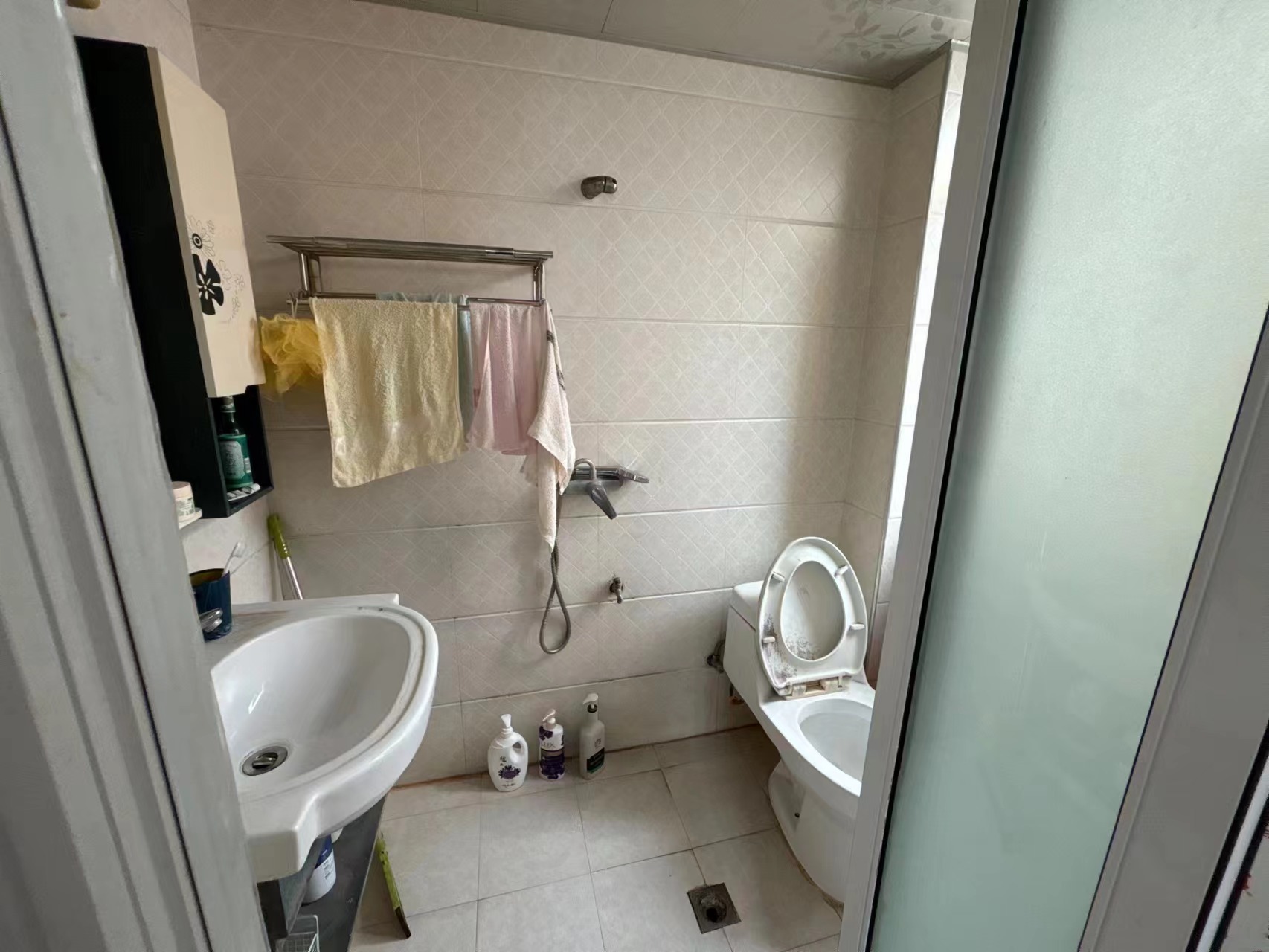 东城花园.精装三房两房.看房方便