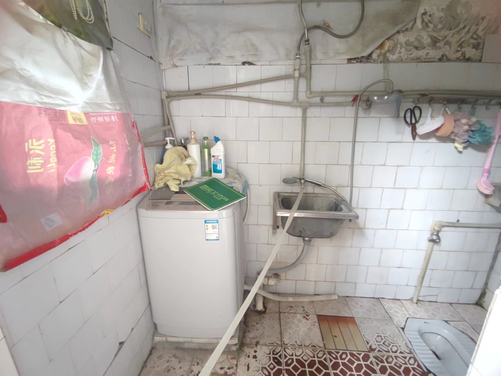 物质局宿舍一楼3房有院子不动产证在手看法方便