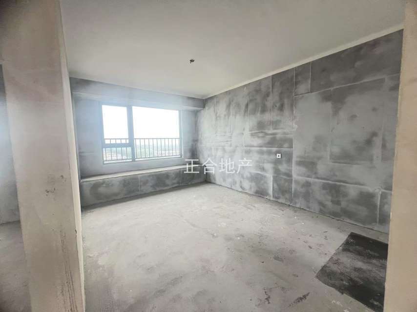 城南，吾悦，119平边户，送车位，电梯好楼层，采光视野宽阔，业主诚心出售，