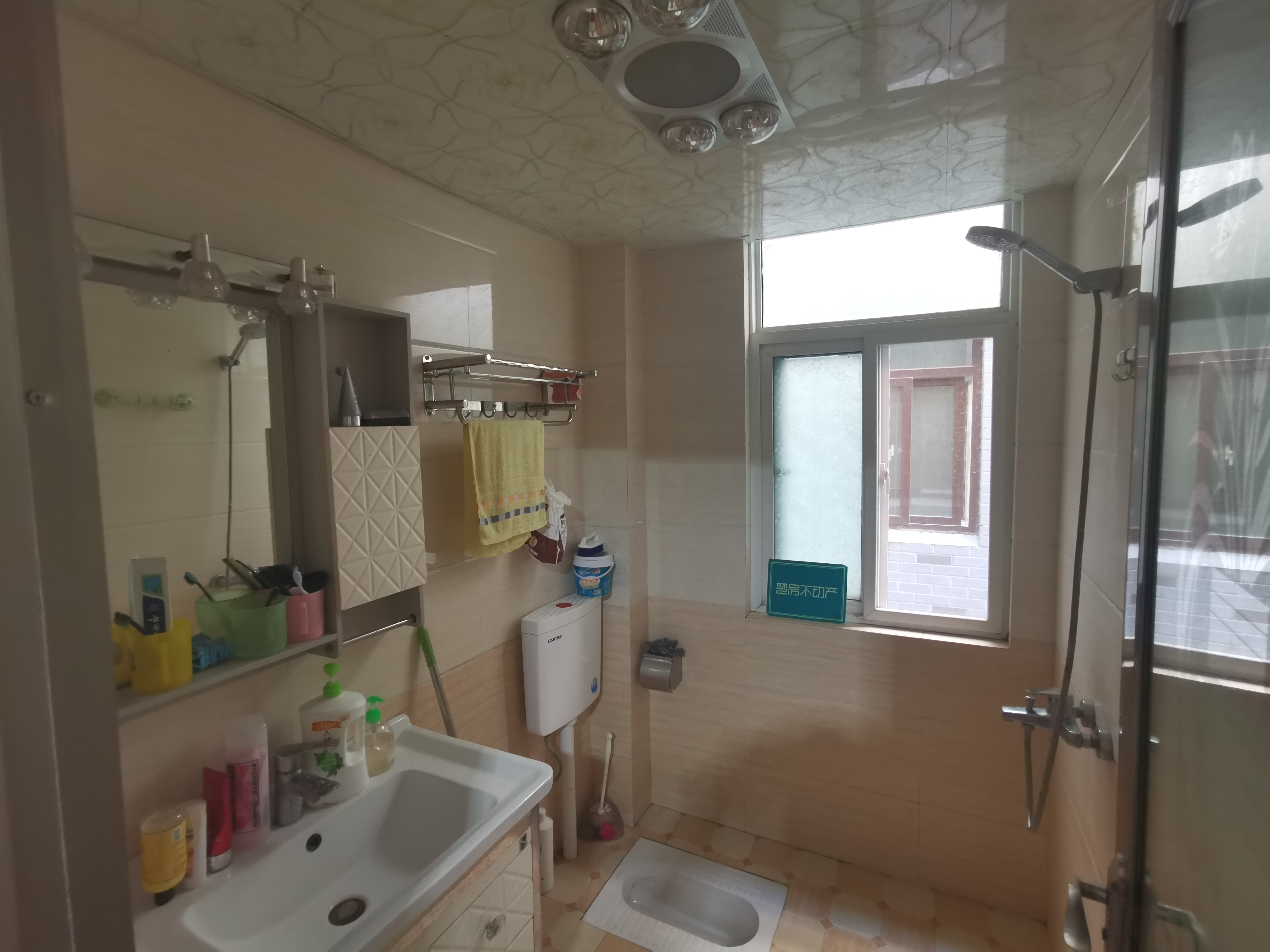 和园公馆精装三房房子保养的好业主诚心卖看房方便